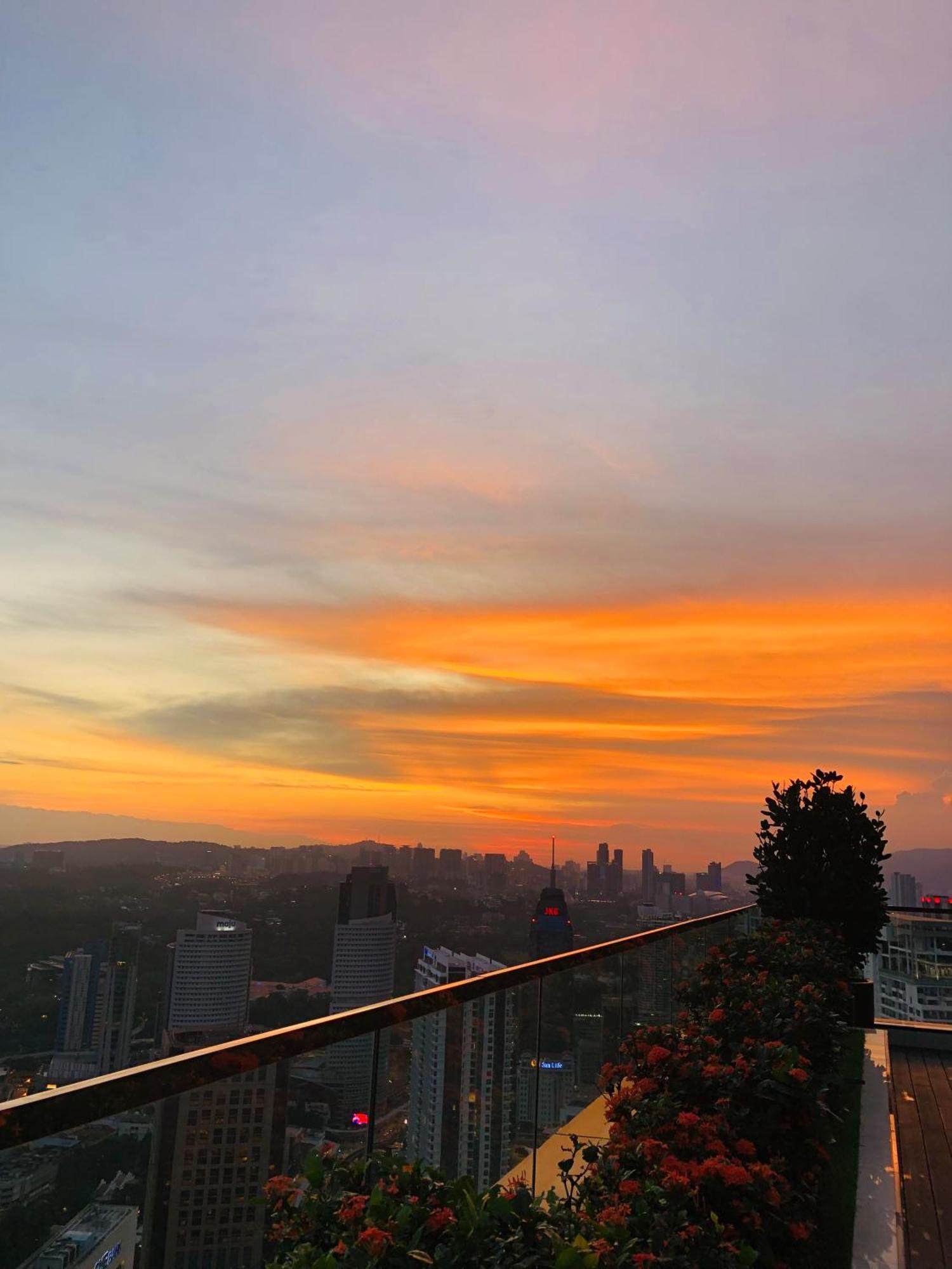 Platinum Klcc Pool View Apartment Kuala Lumpur Ngoại thất bức ảnh