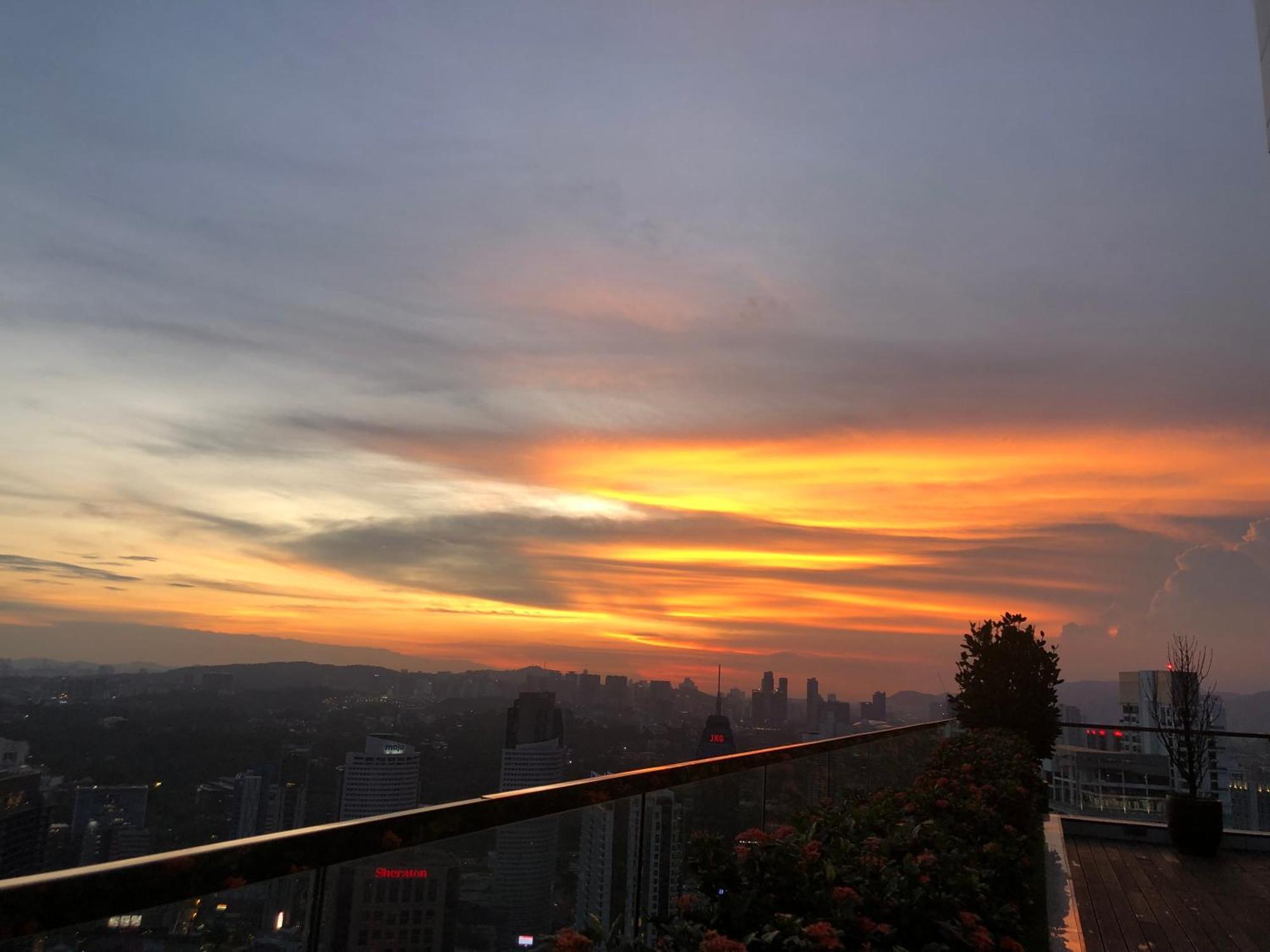 Platinum Klcc Pool View Apartment Kuala Lumpur Ngoại thất bức ảnh